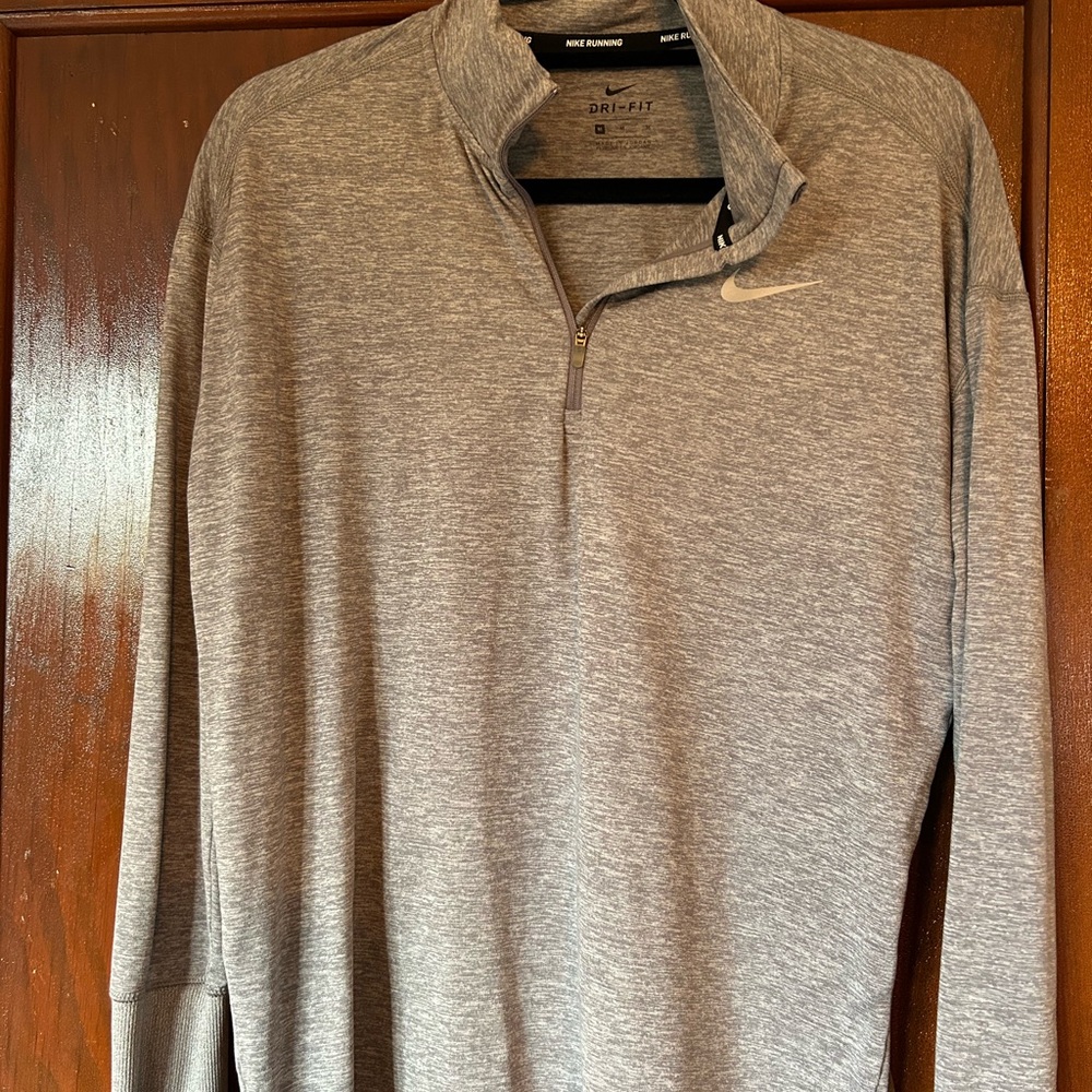 Nike Women’s Gray Dri-FIT Quarter-Zip Quarter Zip